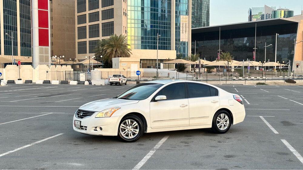 nissan altima 2.5s - 10