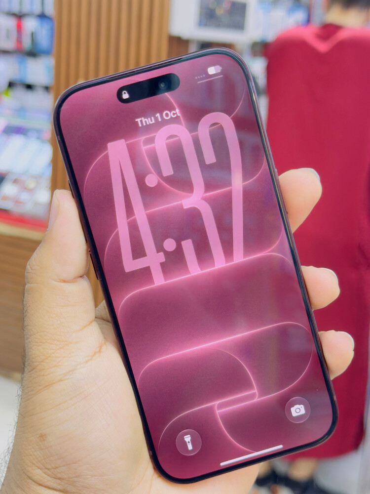 IPhone 18 Pro  Only 4 CCycle  - 3