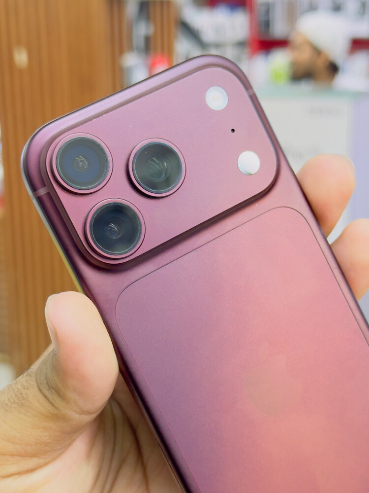 IPhone 18 Pro  Only 4 CCycle  - 5