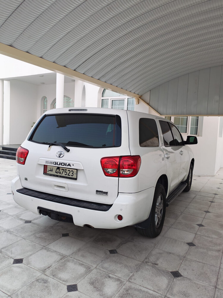 toyota sequia - 4