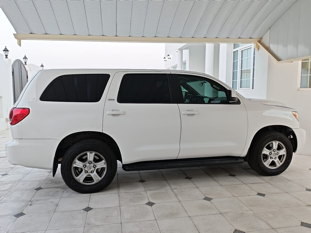toyota sequia - 3