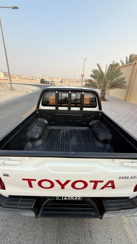 Hilux Low mileage 2018 - 8