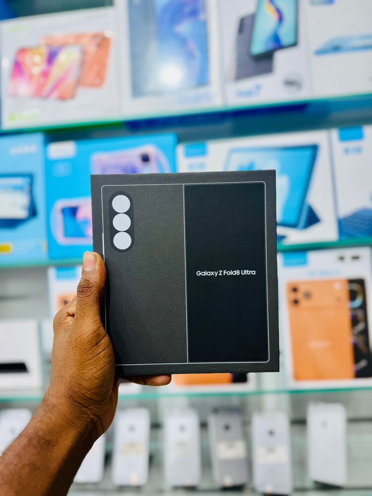 Samsung Galaxy Z Fold 8 Ultra  - 1