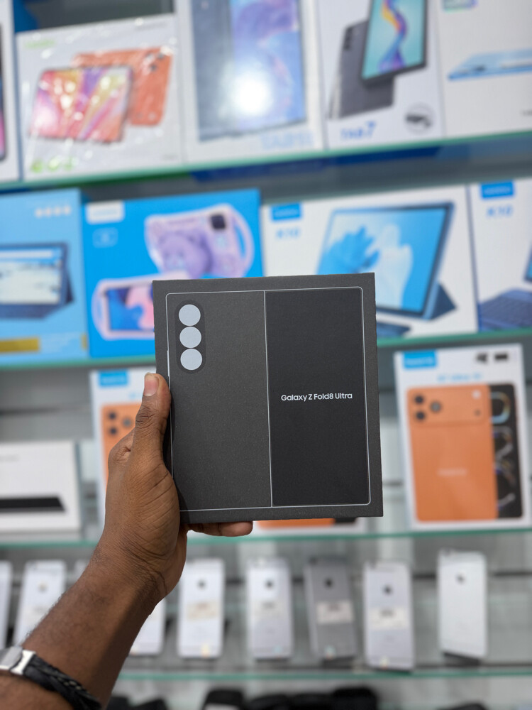 Samsung Galaxy Z Fold 8 Ultra  - 3