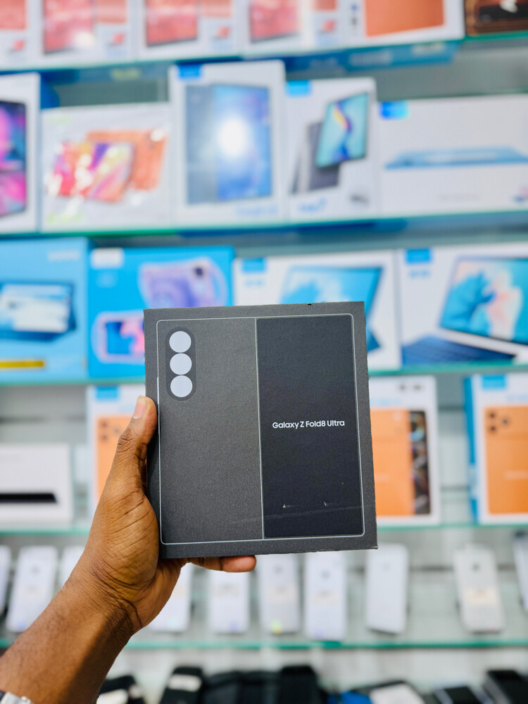 Samsung Galaxy Z Fold 8 Ultra  - 4