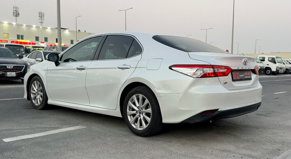 تويوتا كامري چي ال اي 2019 - 4
