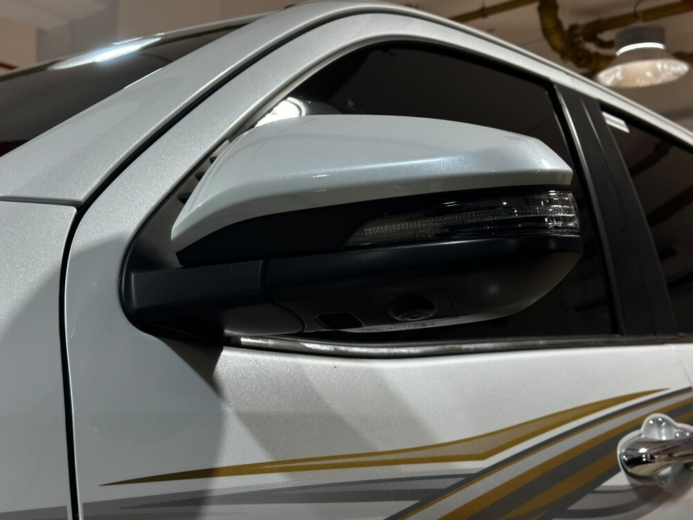 تويوتا فوتشنر اس ار 5 2025 - 6