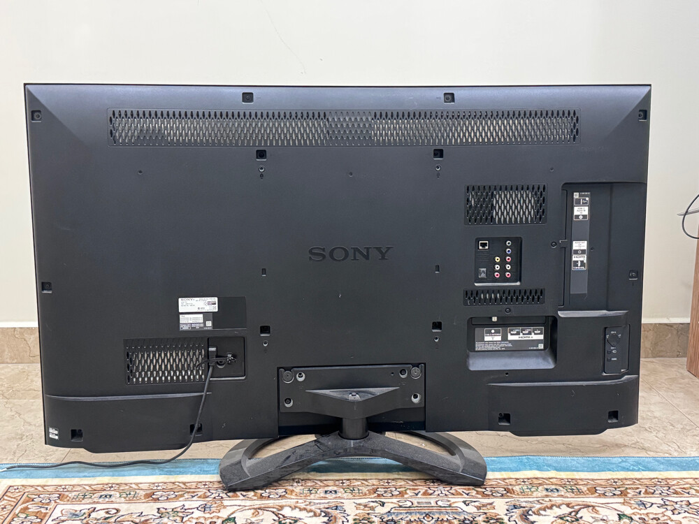   SONY TV no smart 46w  - 2