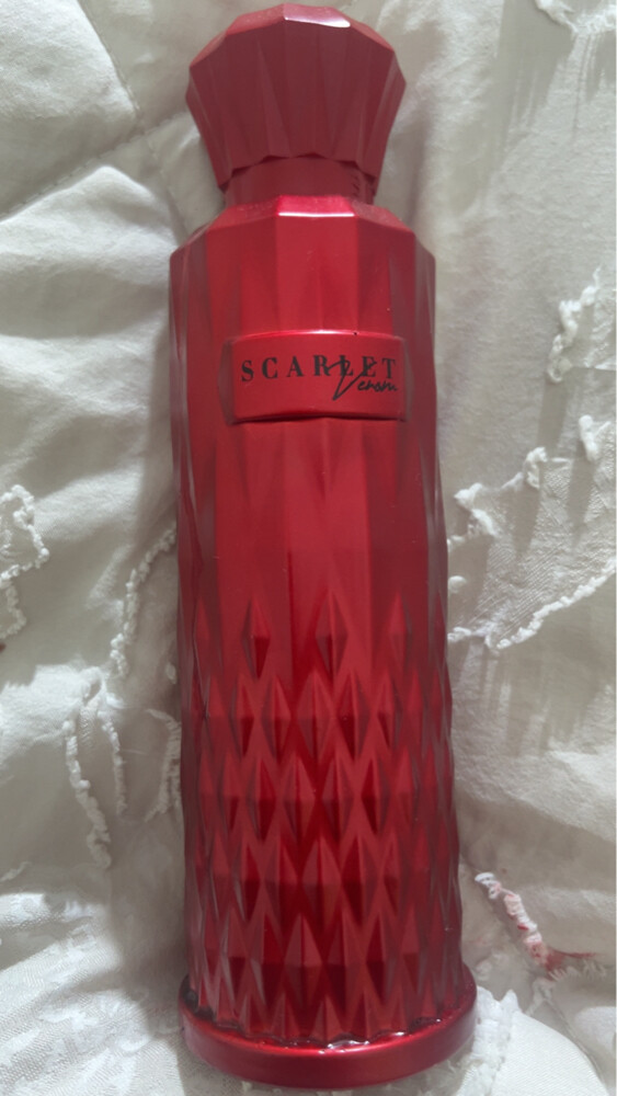 scarlet perfume - 1