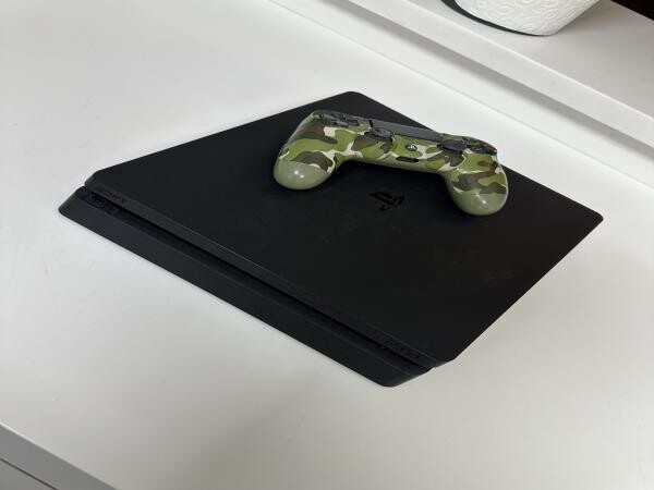 PS4 1TB w 1 controller | NEGOTIABLE - 2