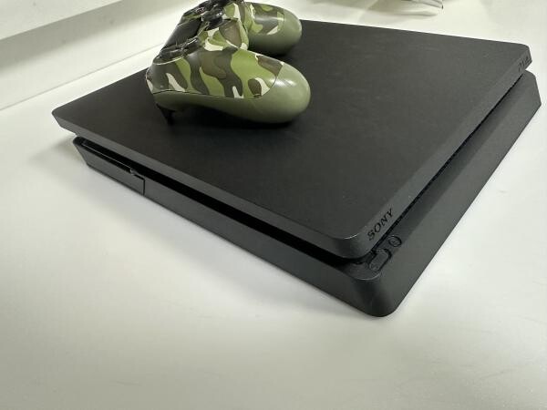 PS4 1TB w 1 controller | NEGOTIABLE - 7