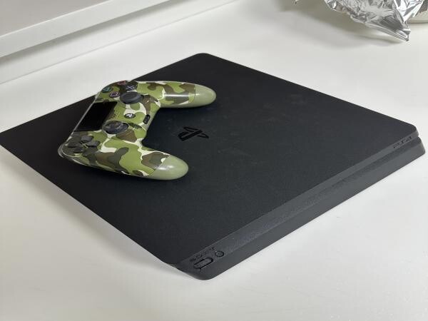 PS4 1TB w 1 controller | NEGOTIABLE - 1