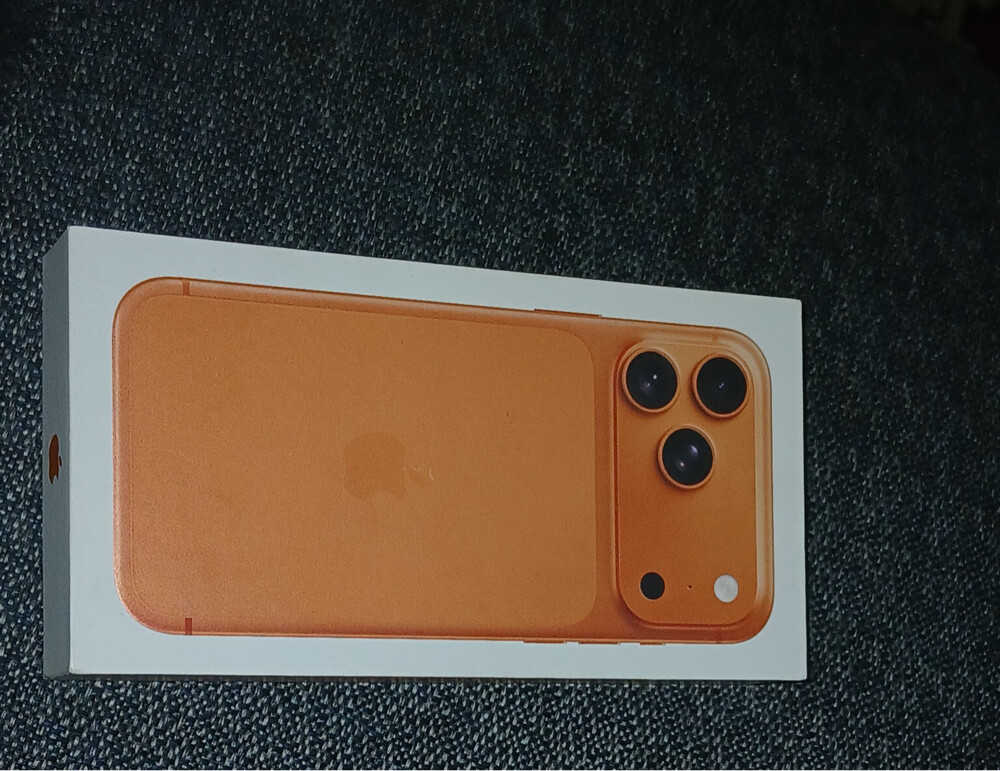 Iphone 17pro max 1TB Orange  - 2
