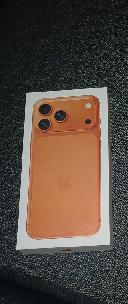Iphone 17pro max 1TB Orange  - 1