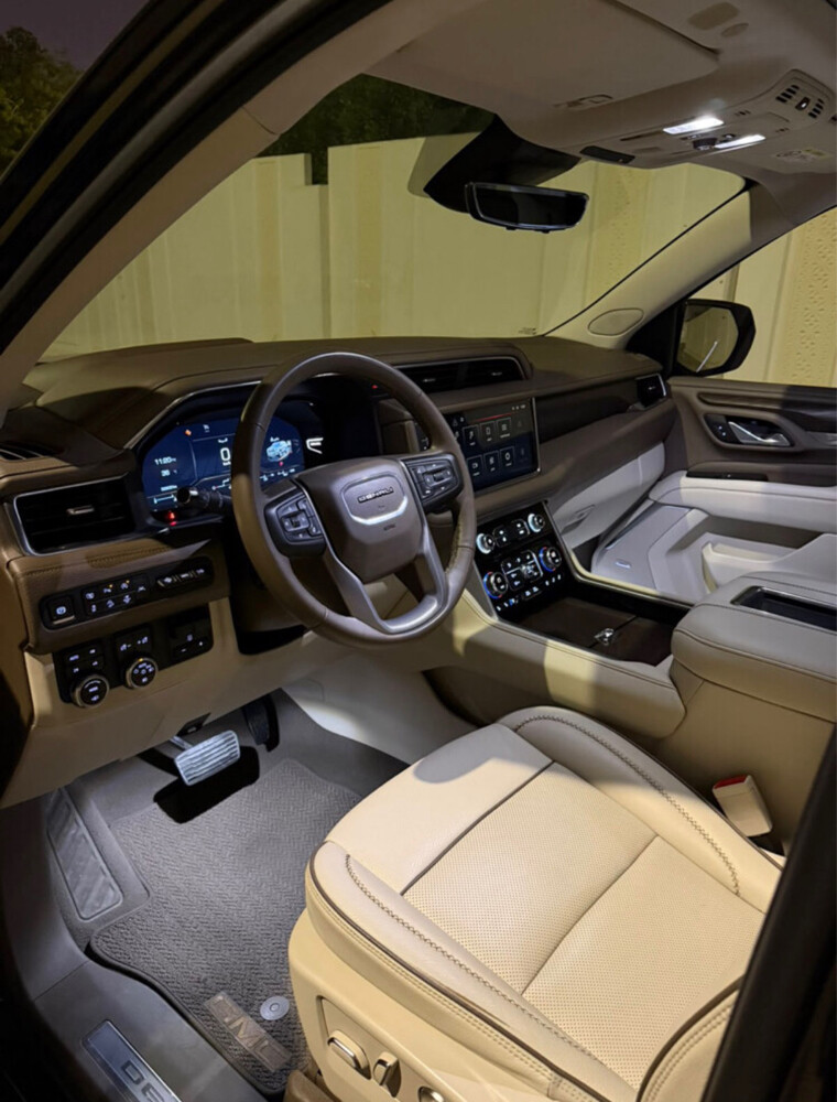 GMC YUKON DENALI - 4
