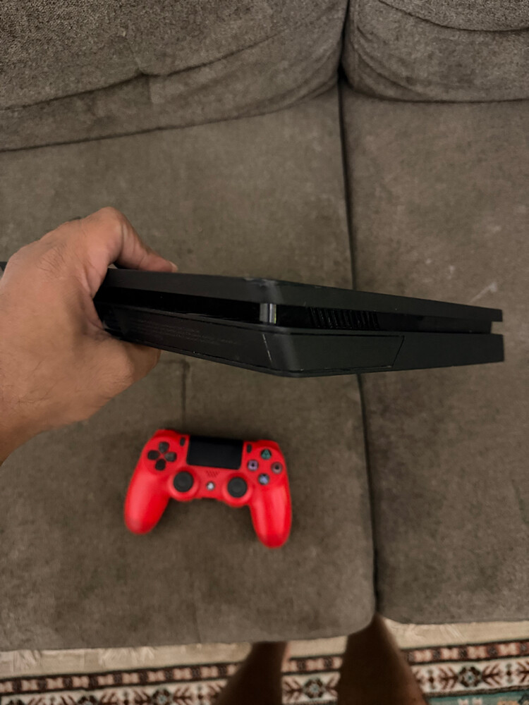 PS4 1TB with 1 controller  - 4