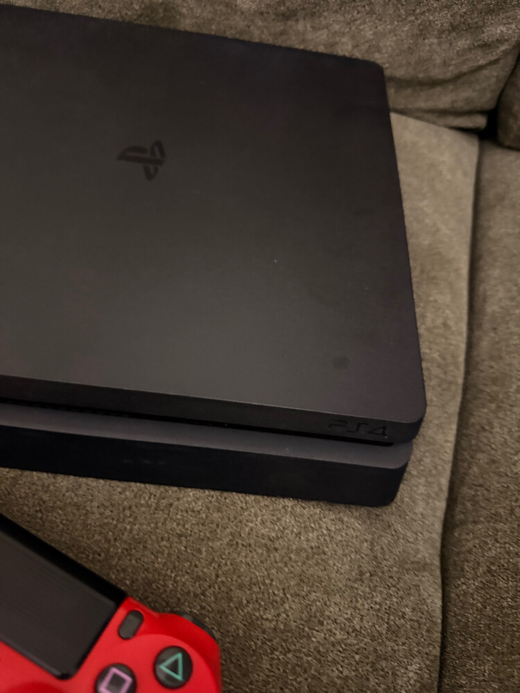 PS4 1TB with 1 controller  - 6