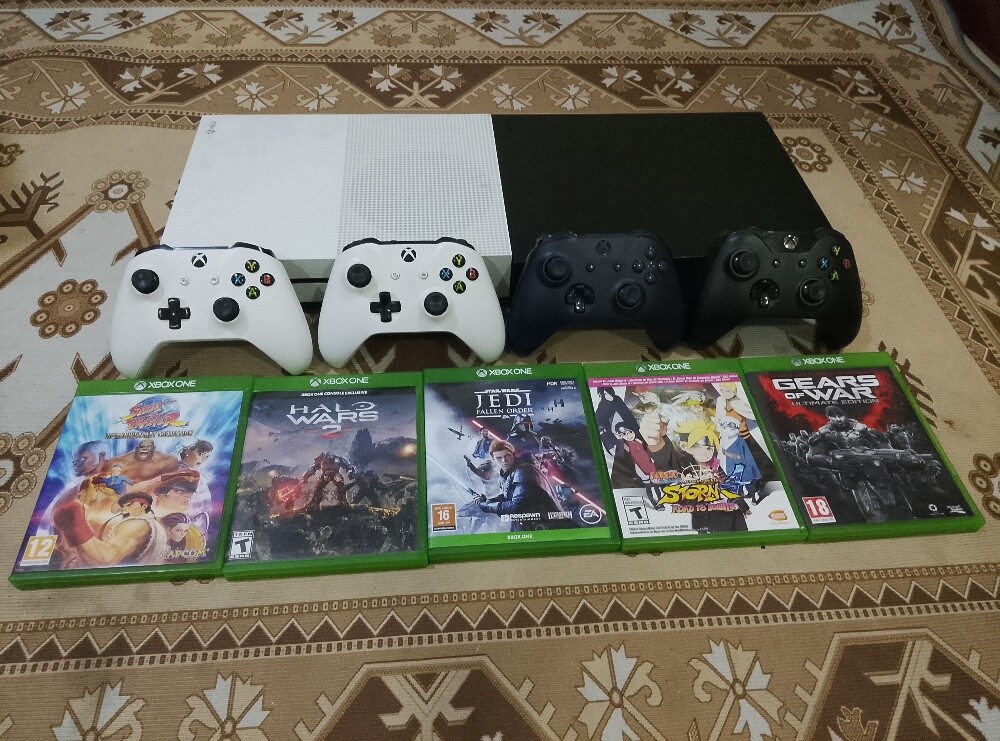 Xbox one x and Xbox one s 1TB - 7