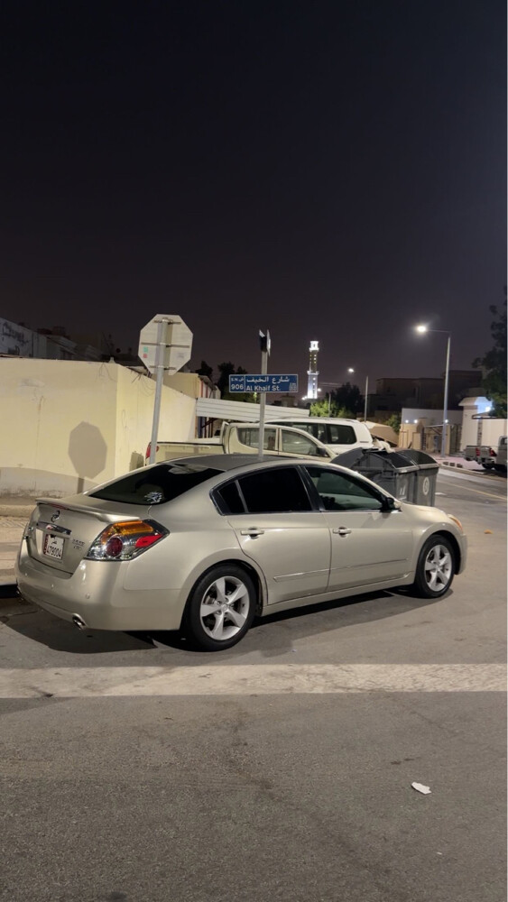 Nissan Altima - 5