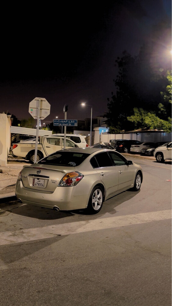 Nissan Altima - 1