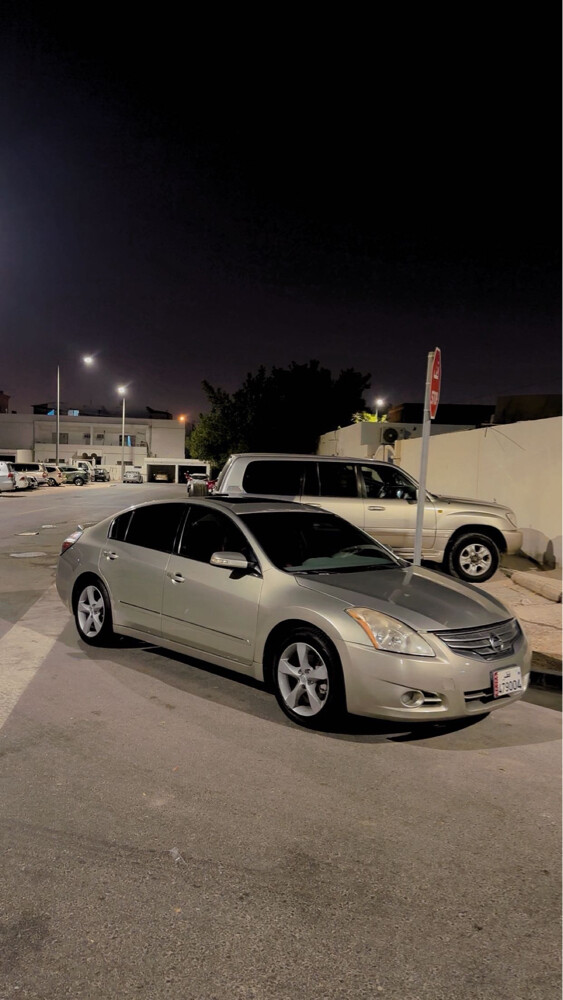 Nissan Altima - 4