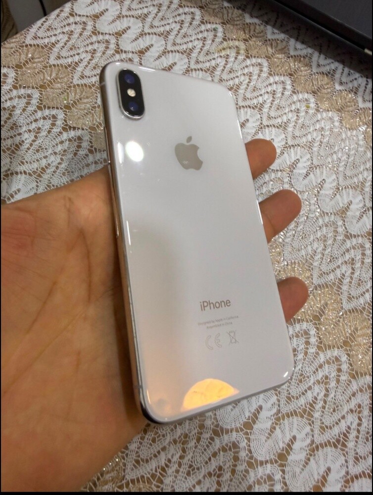iphone xs 10by10 condition - 2