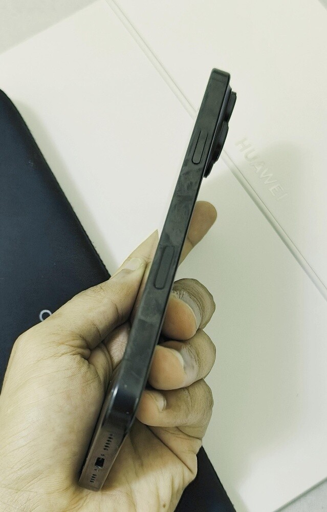 iPhone 16 pro max - 4