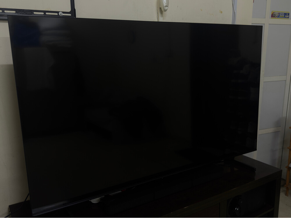 Hisense 4k 65inch smart TV - 2