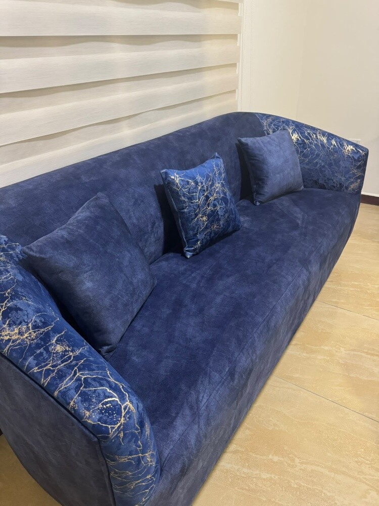 7 Seats sofa same new excelnt - 8