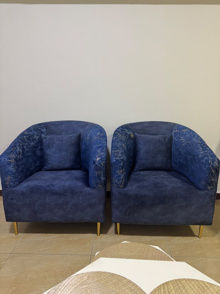 7 Seats sofa same new excelnt - 2