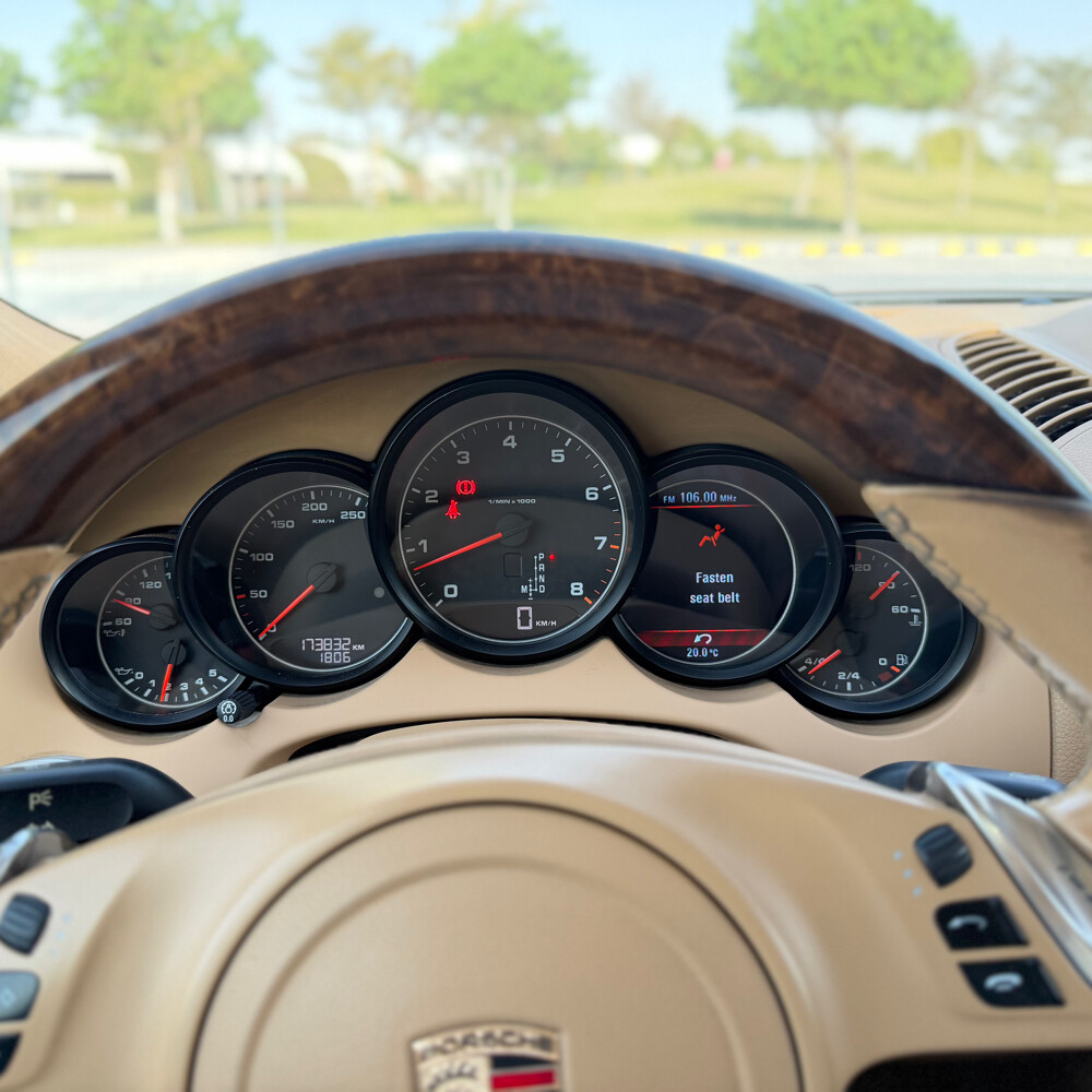 Porsche Cayenne 2011 - 7