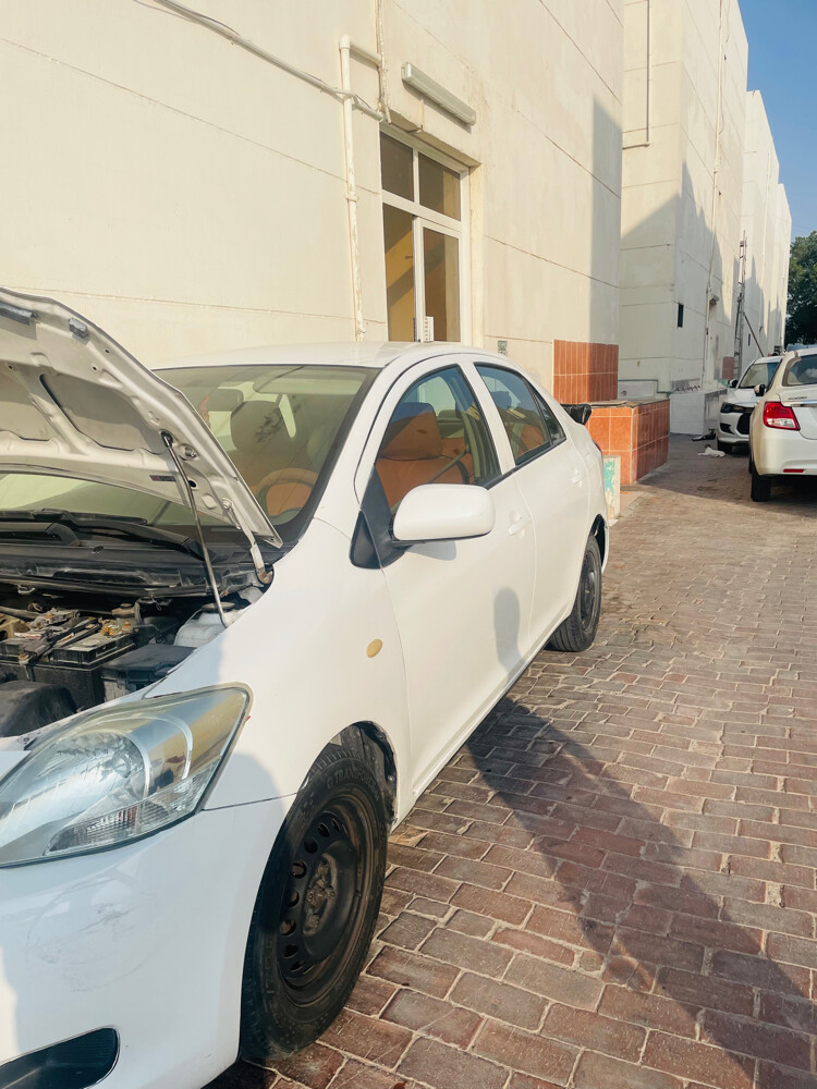 Toyota Yaris 2011 - 4