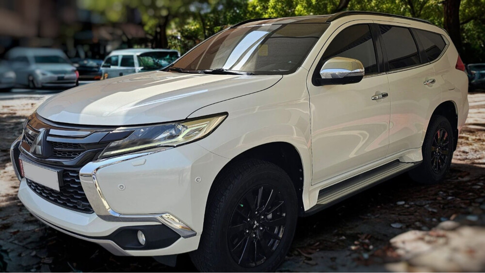 2019 Mitsubishi Montero Sport - 3