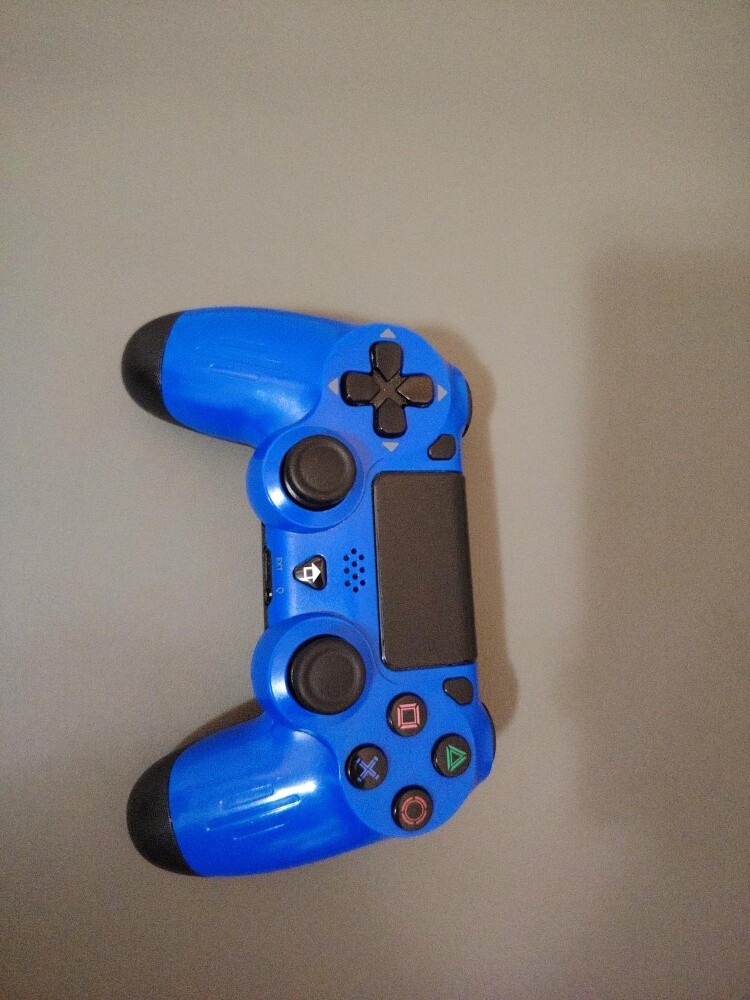 play station 4 - 6