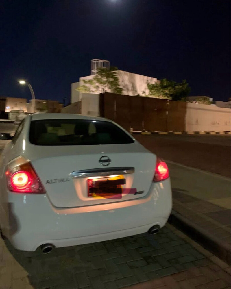 Nissan Altima - 2