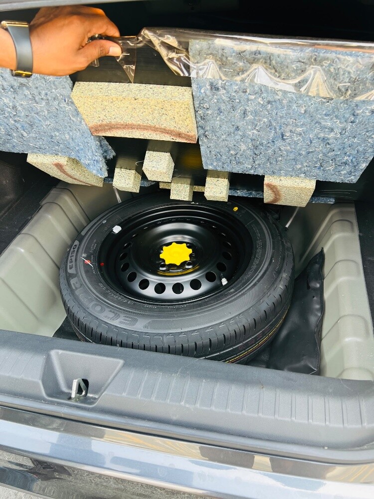 Toyota yaris mid -Option 2024 - 12