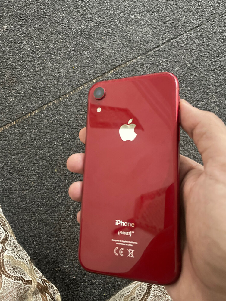 iPhone XR  - 3