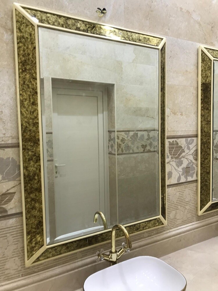 Bathroom mirrors - 12