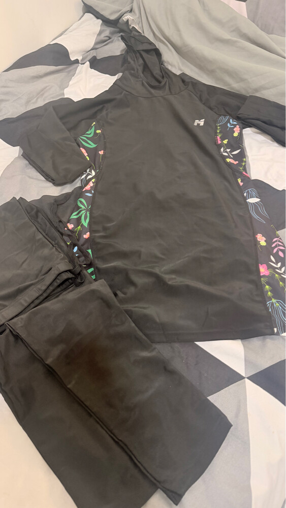 unworn swimming - 1