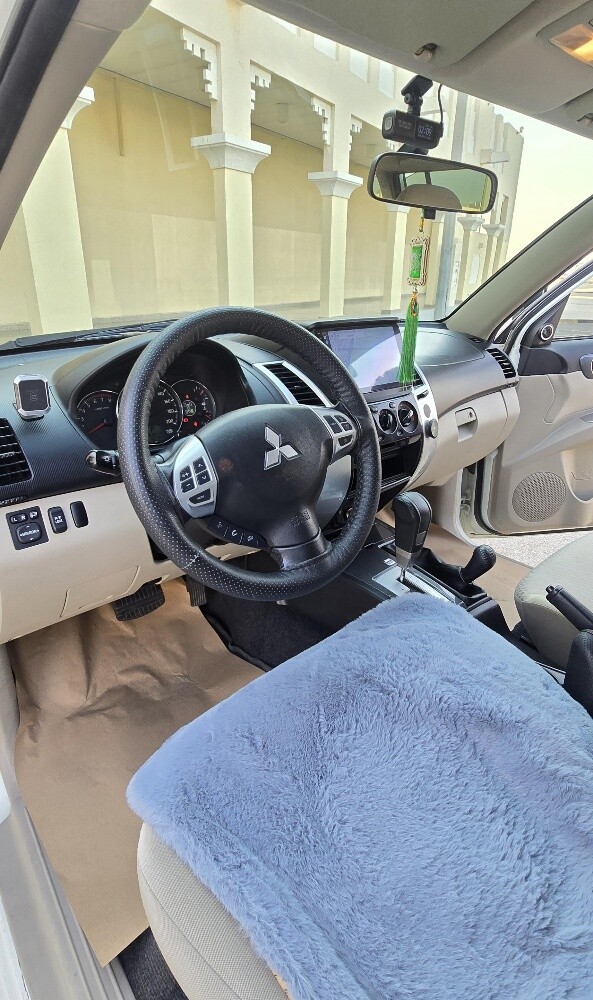 Mitsubishi PajeroSport 2015 - 13