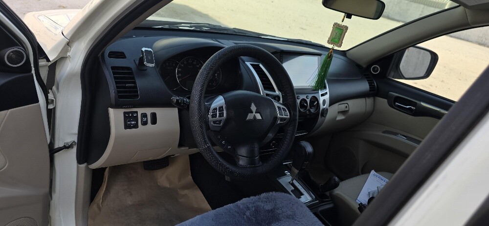 Mitsubishi PajeroSport 2015 - 17