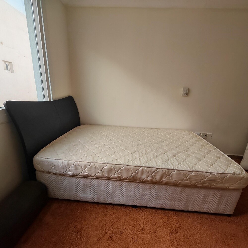 Single bed - 2