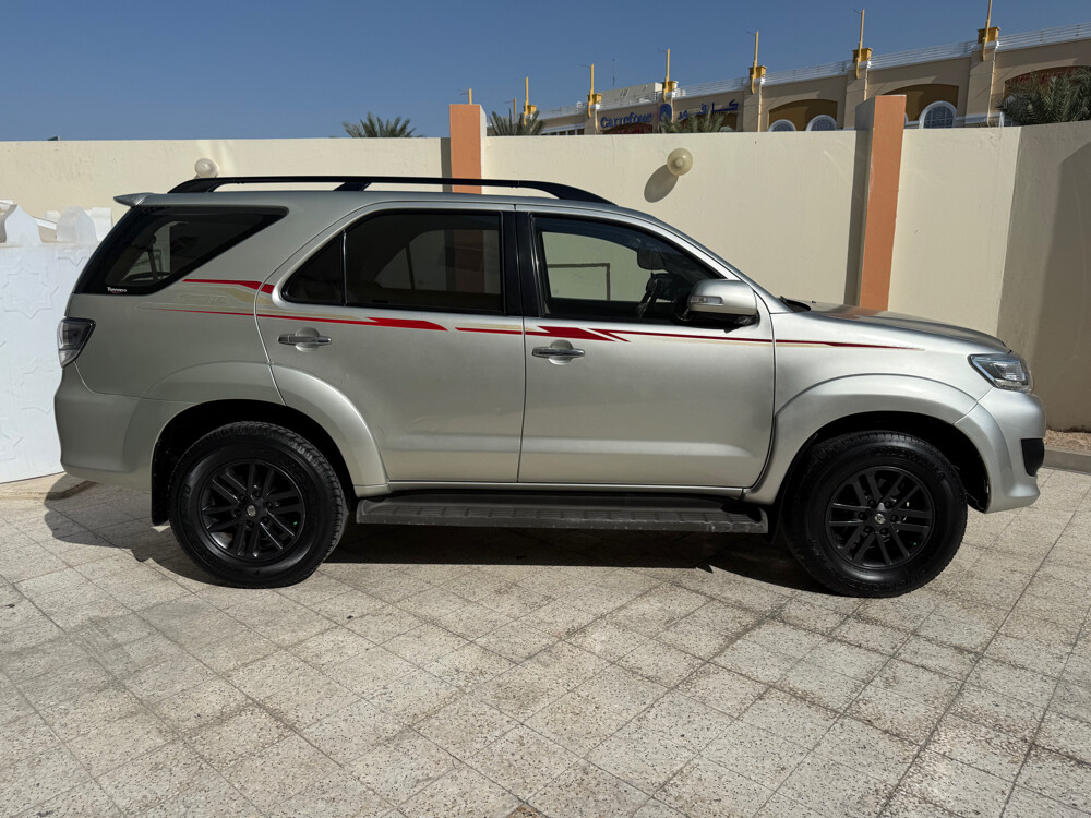 Toyota Fortuner SR5 V6 - 4