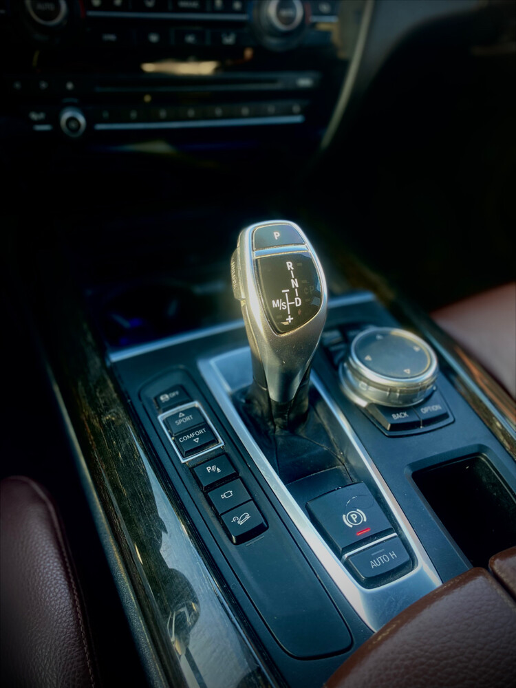 BMW X5 50i. - 9