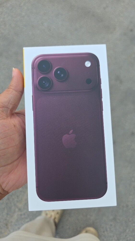 18 pro max 1tb burgundy arabic - 1