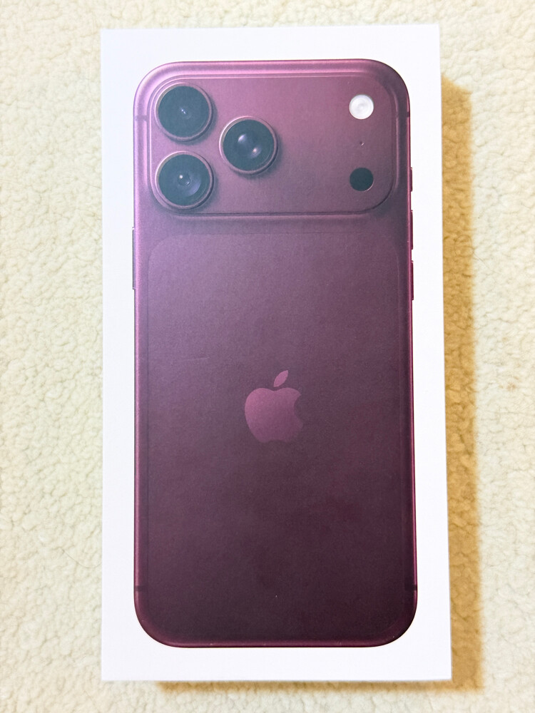 iPhone pro max 1T GCC - 1