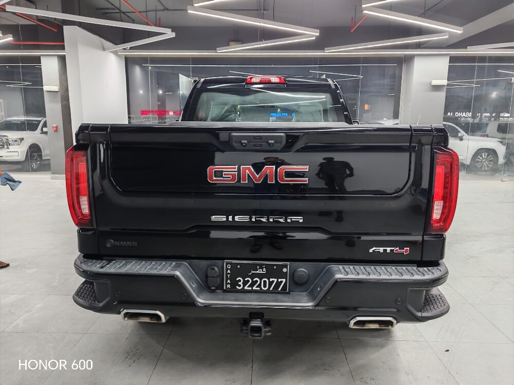 GMC AT4 - 6