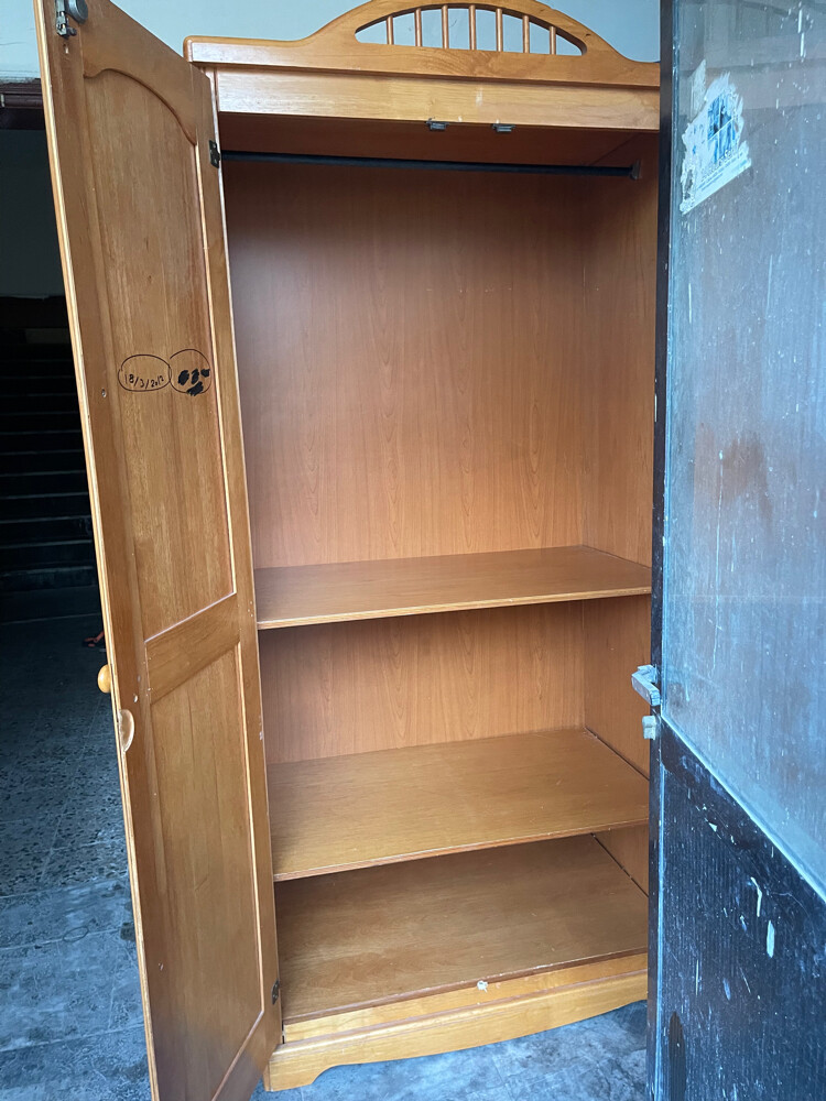 Big wooden wardrobe/cabinet in sale - 1