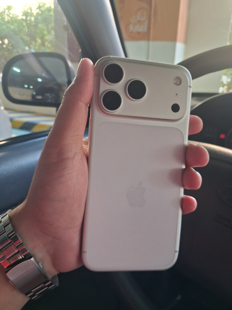 I phone 17 pro max Arabic - 1