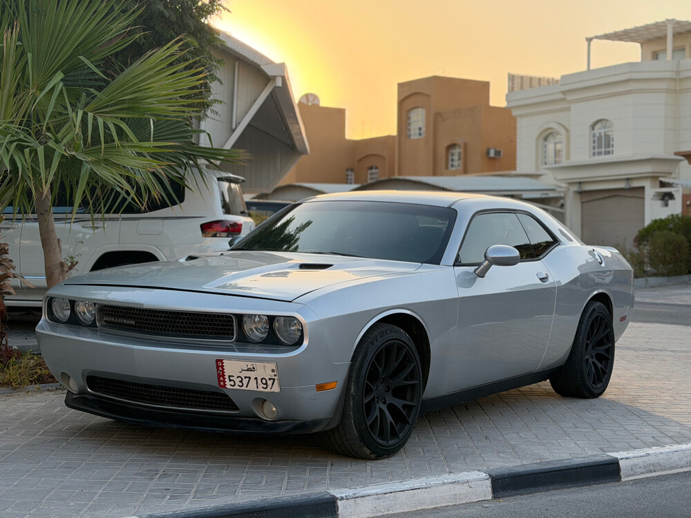 dodge challenger low mileage - 1